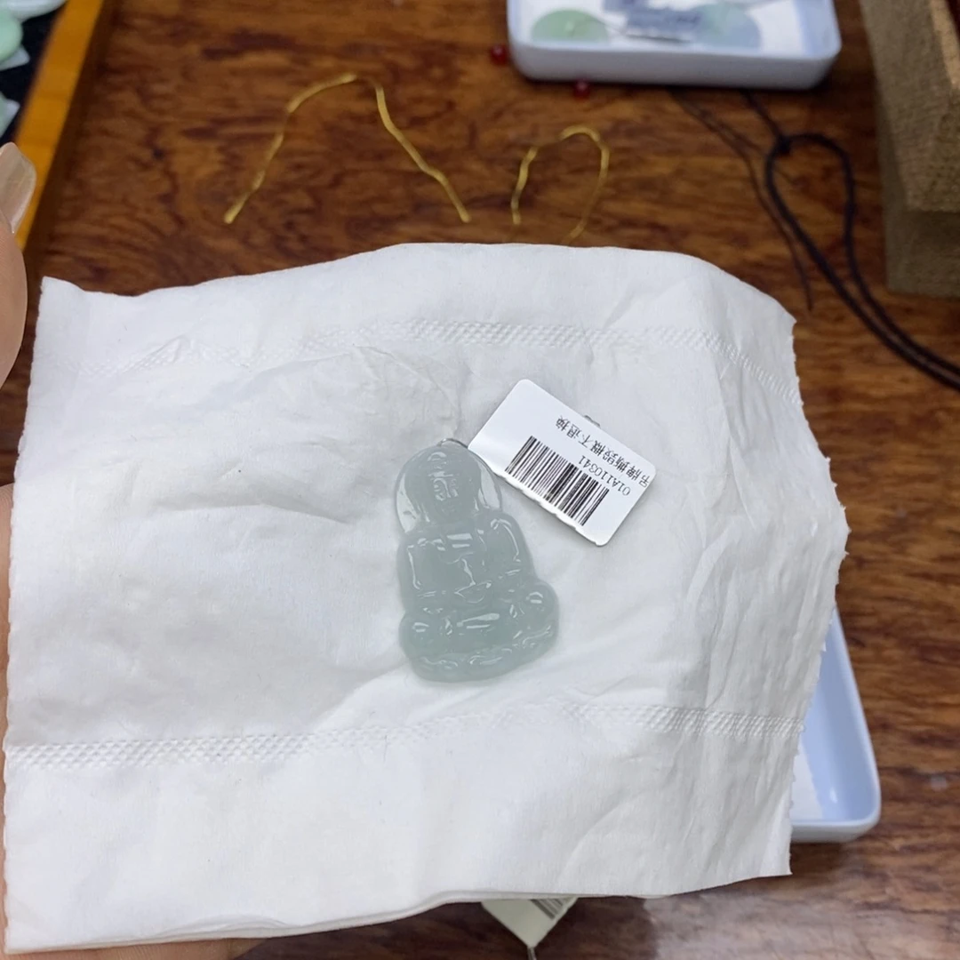 翡翠颈饰未镶嵌雨**梦观音
