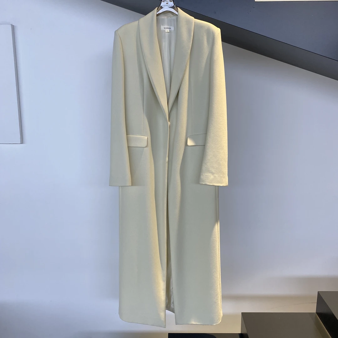 GIA FW23-CO002暗扣大衣