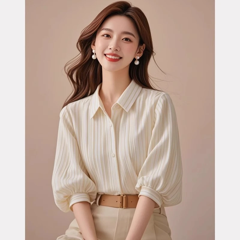 2025春夏季新款法式翻领条纹灯笼袖衬衫女设计感时尚显瘦中袖上衣