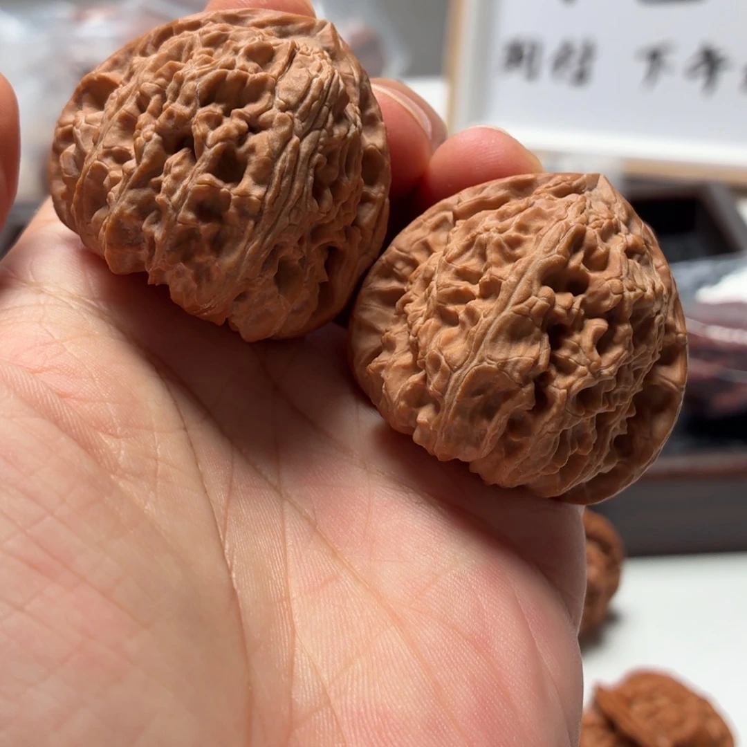 文玩核桃把件三角白