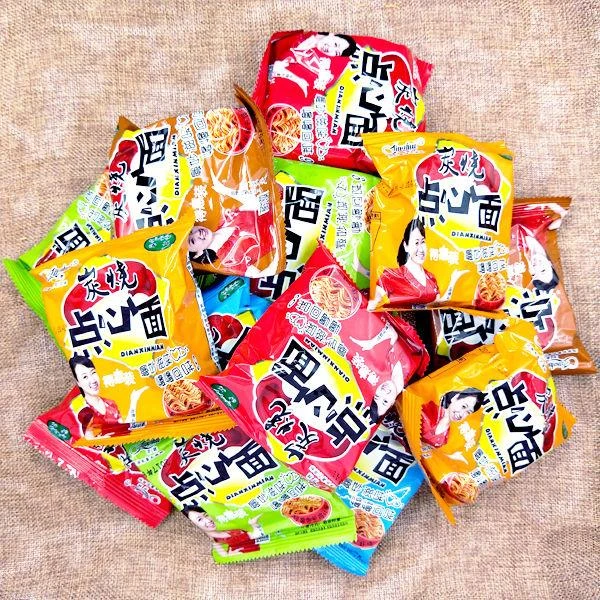 京辉包点心面干吃面干脆面五味混装清真方便面休闲零食批发