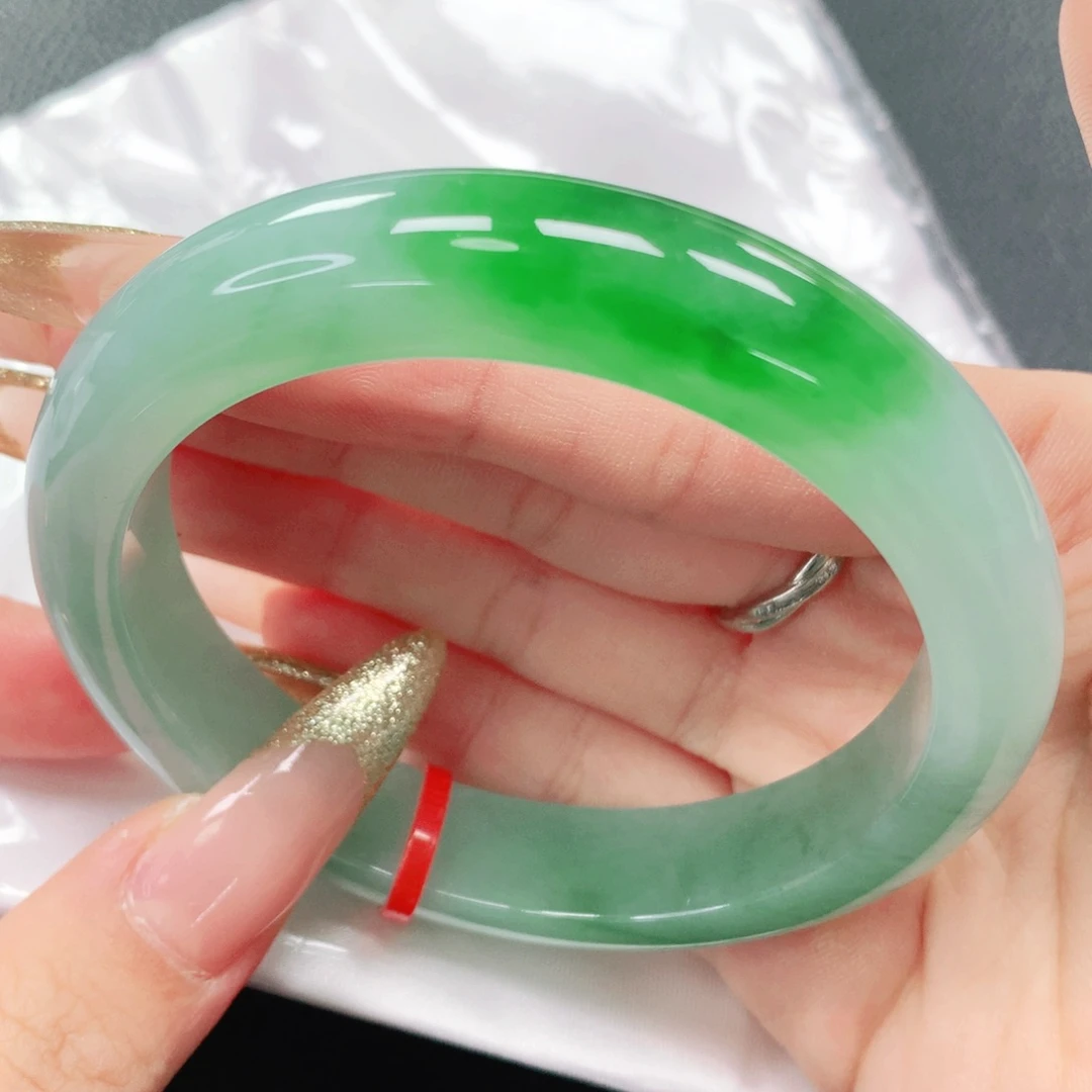 翡翠手镯未镶嵌58圈