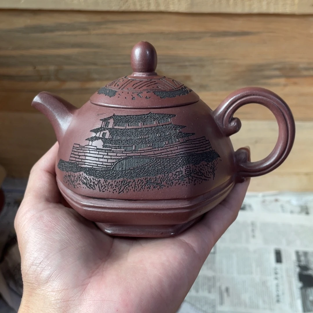 茶壶紫砂老厂紫砂壶一件。