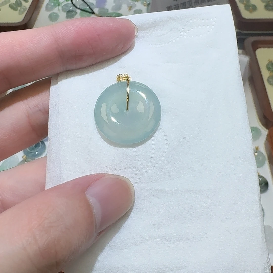 翡翠18K金镶嵌颈饰冰扣子