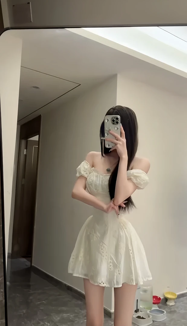 白茶不予 纯欲风辣妹气质重工立体绣花连衣裙收腰显瘦法式A字短裙