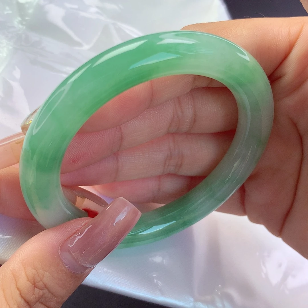 【闪购商品】翡翠手镯未镶嵌a 069001