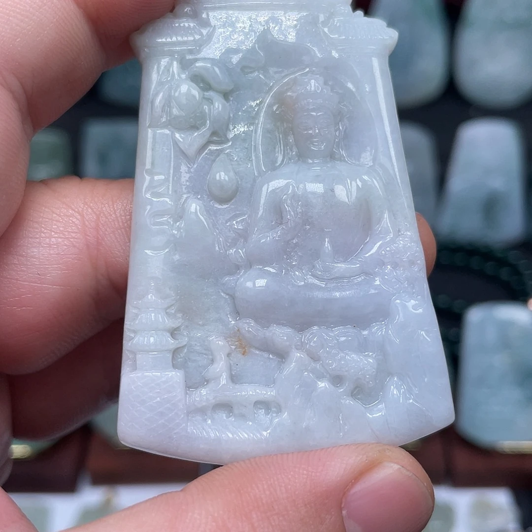 翡翠未镶嵌颈饰观音