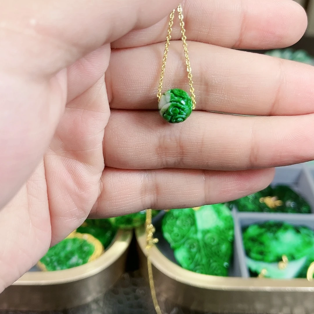 翡翠颈饰未镶嵌吊坠