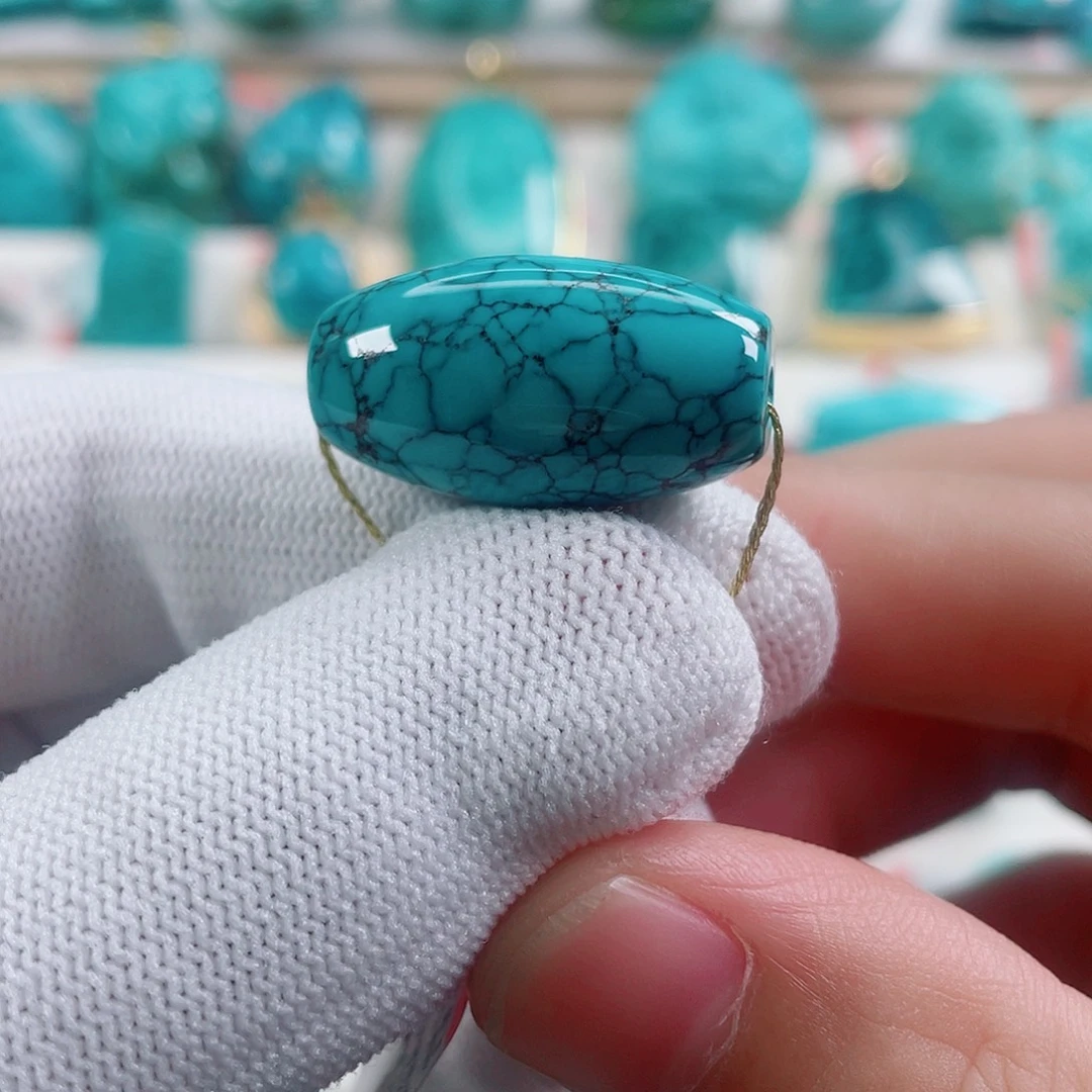 未镶嵌绿松石颈饰