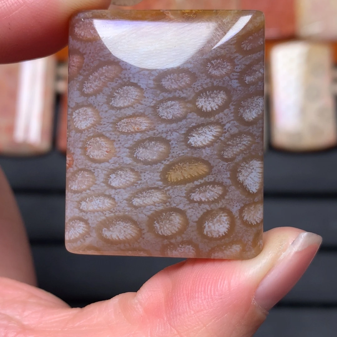 伊***凡硅化玉未镶嵌吊坠无事牌手排平安扣