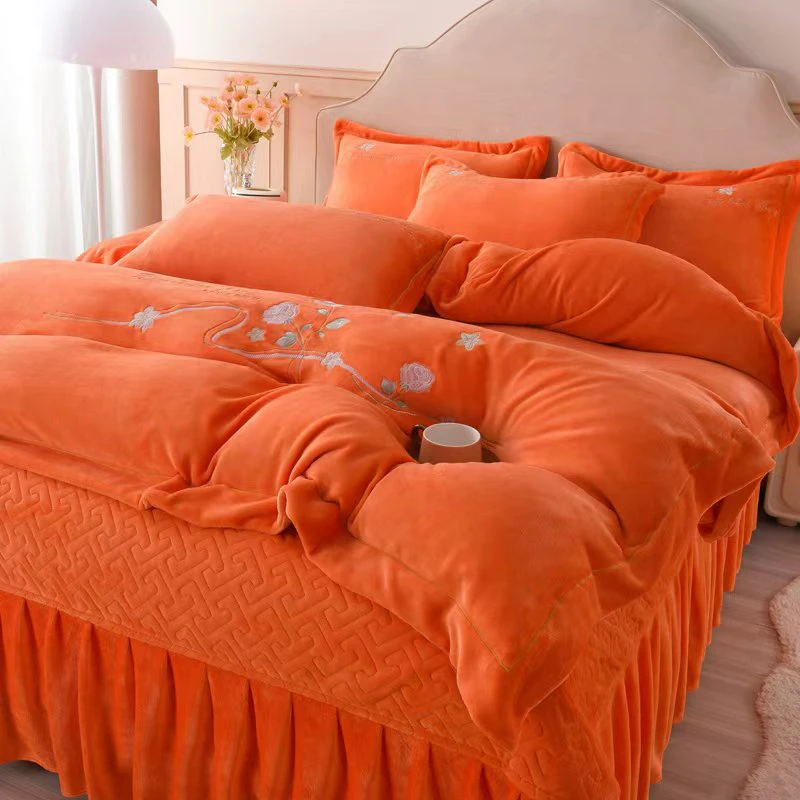新款加厚纯色绣花牛奶绒床盖款四件套加绒保暖防静电床裙床上用品