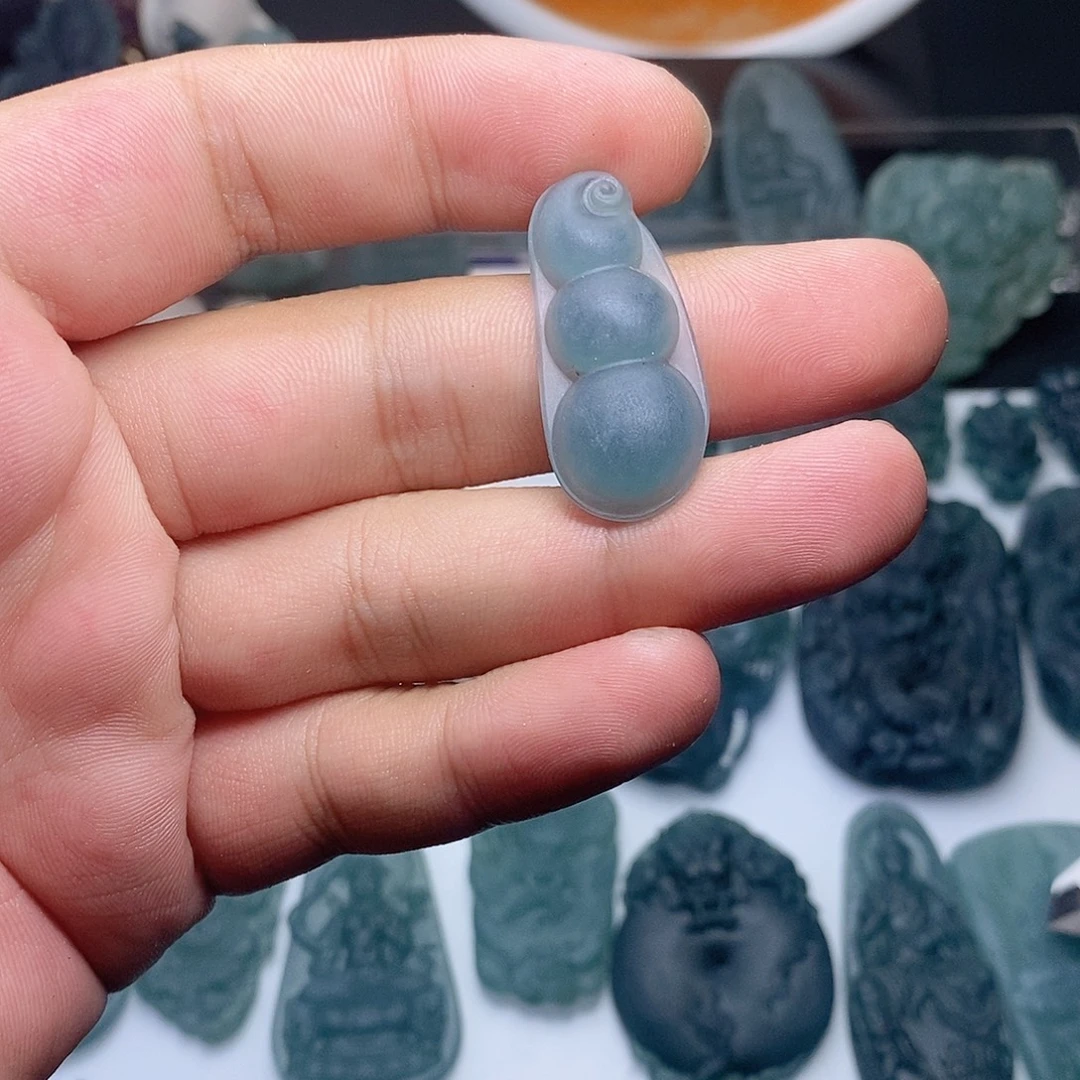 定制翡翠未镶嵌豆子