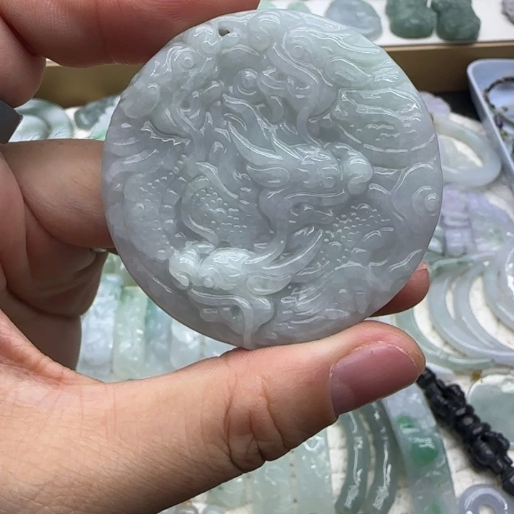 翡翠未镶嵌手链九龙护主