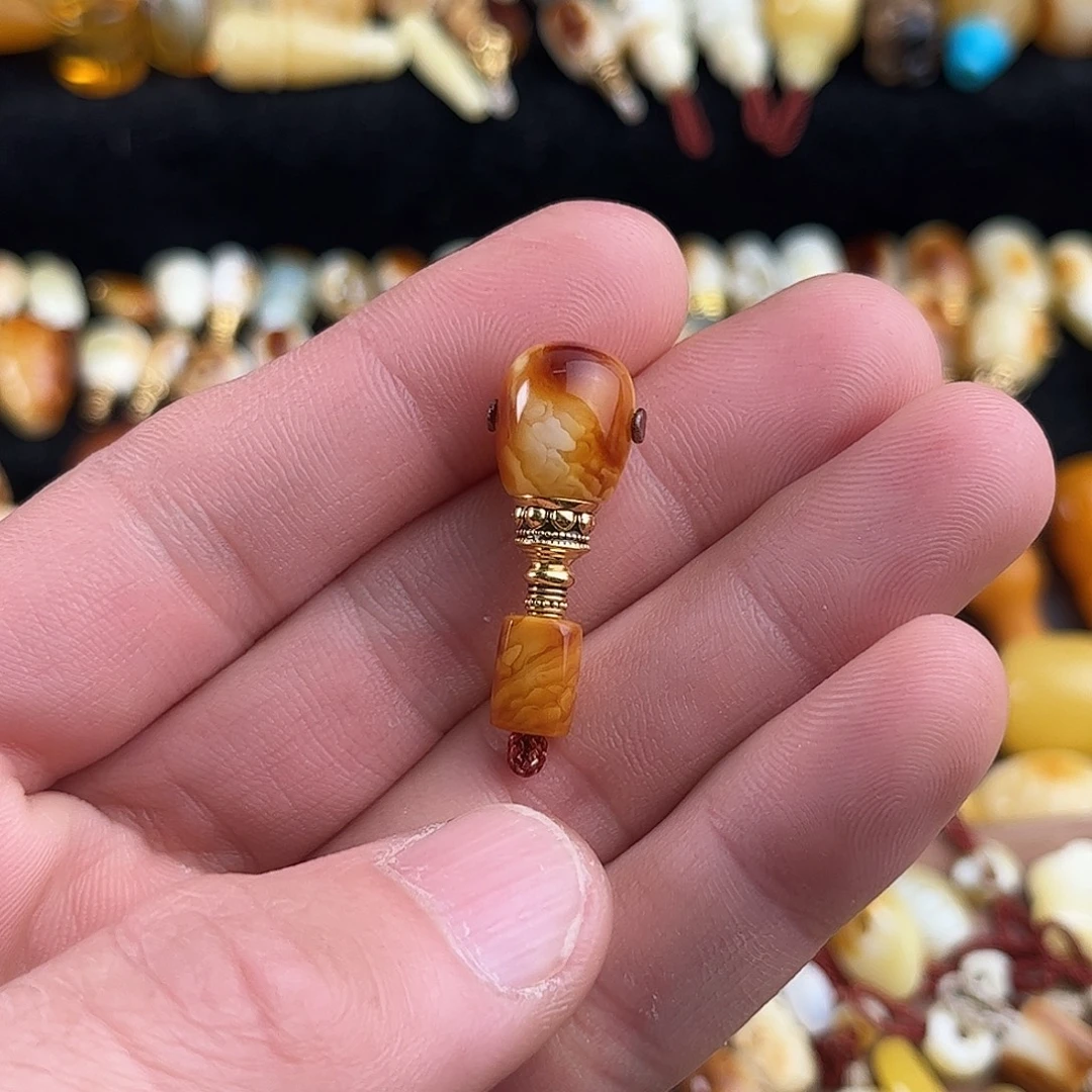 蜜蜡未镶嵌珠宝奇石10.7