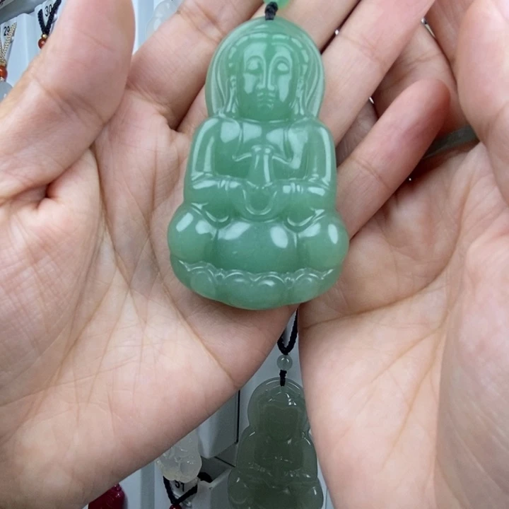 石英质玉未镶嵌颈饰