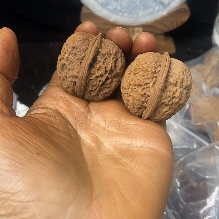 把件文玩核桃云南铁核桃基地100