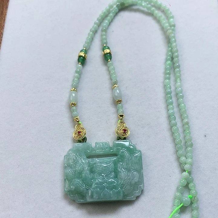 翡翠颈饰未镶嵌吊坠