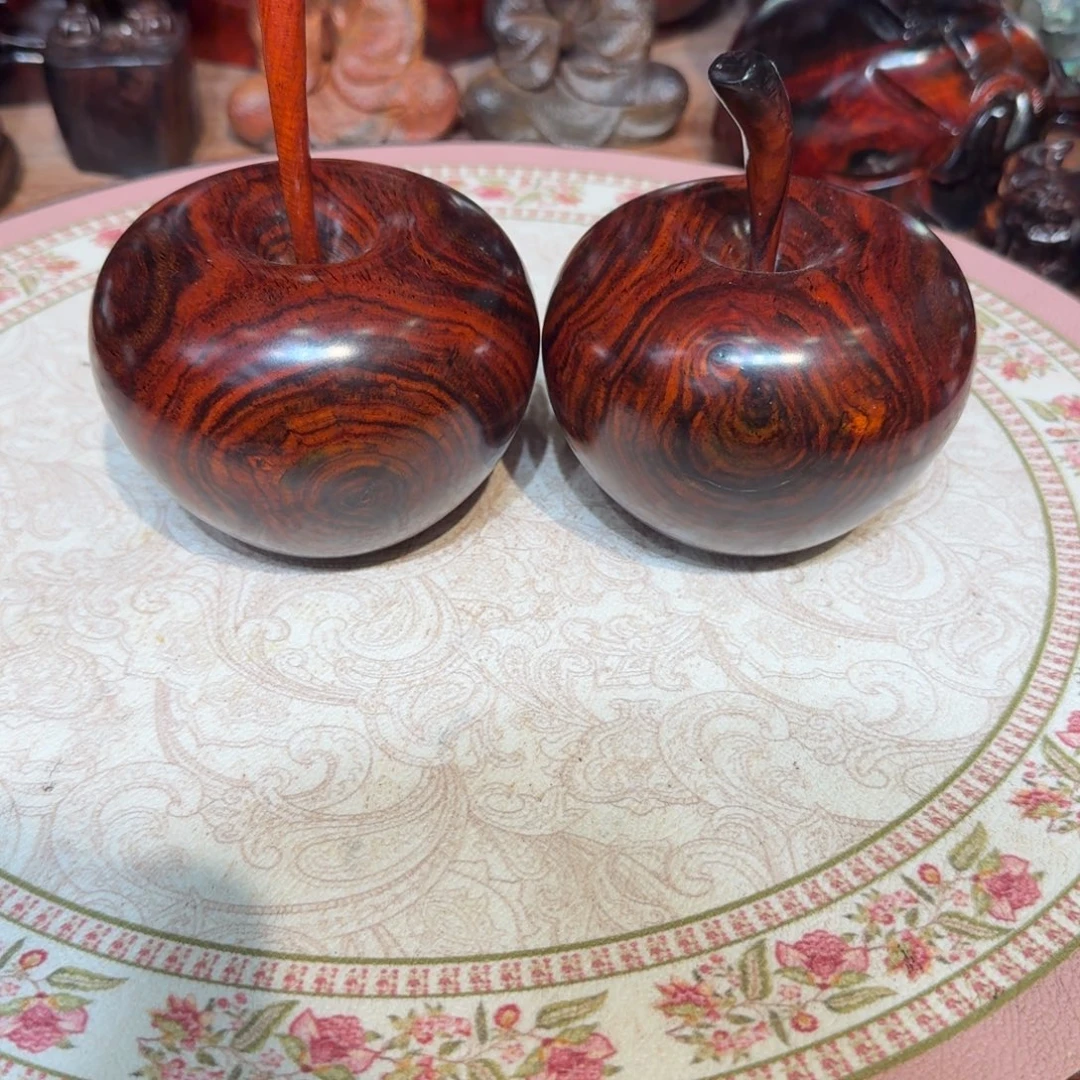 交趾黄檀（大红酸枝）苹果摆件