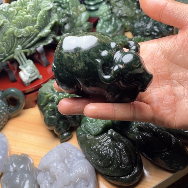 和田玉（糖玉）把件未镶嵌牛