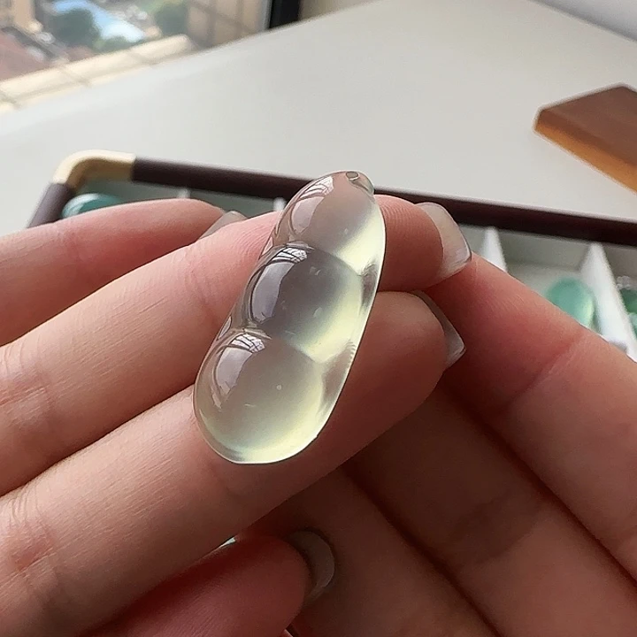 1***姐岫玉未镶嵌颈饰岫玉