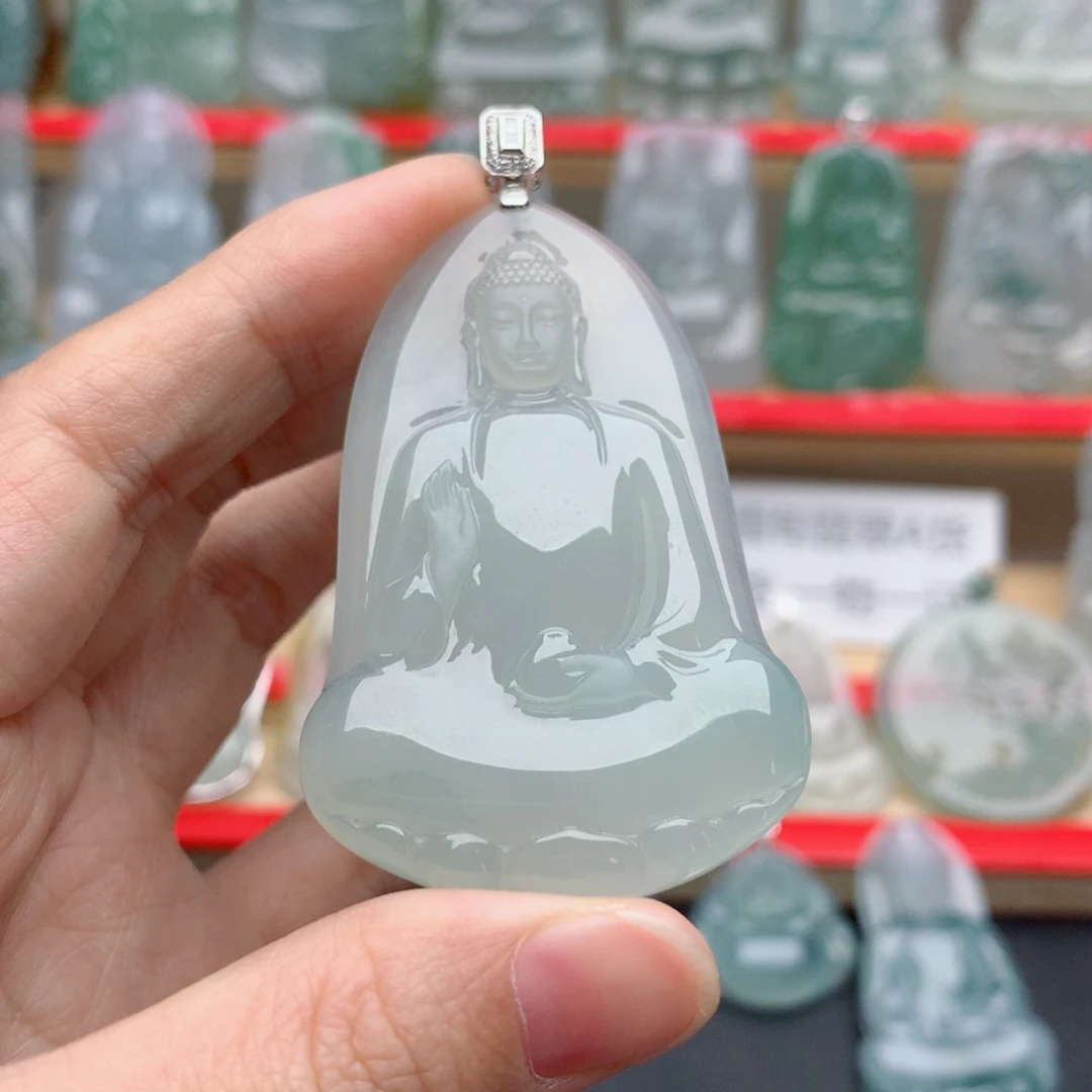 用***9翡翠18K金镶嵌颈饰阿弥陀佛