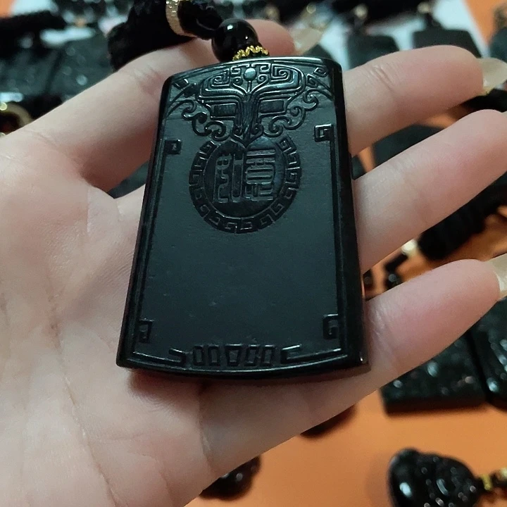 翡翠颈饰未镶嵌小****5