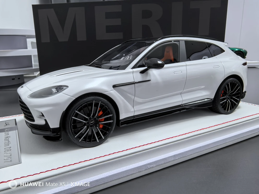 IVY 阿斯顿马丁AstonMartin DBX 707限量版仿真树脂汽车模型1 18