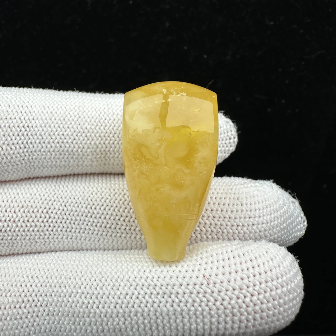 R2715天然原矿蜜蜡 鸡油黄白花三通 16*30mm抖音基地质检发货