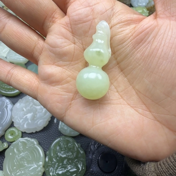 和田玉未镶嵌珠宝奇石