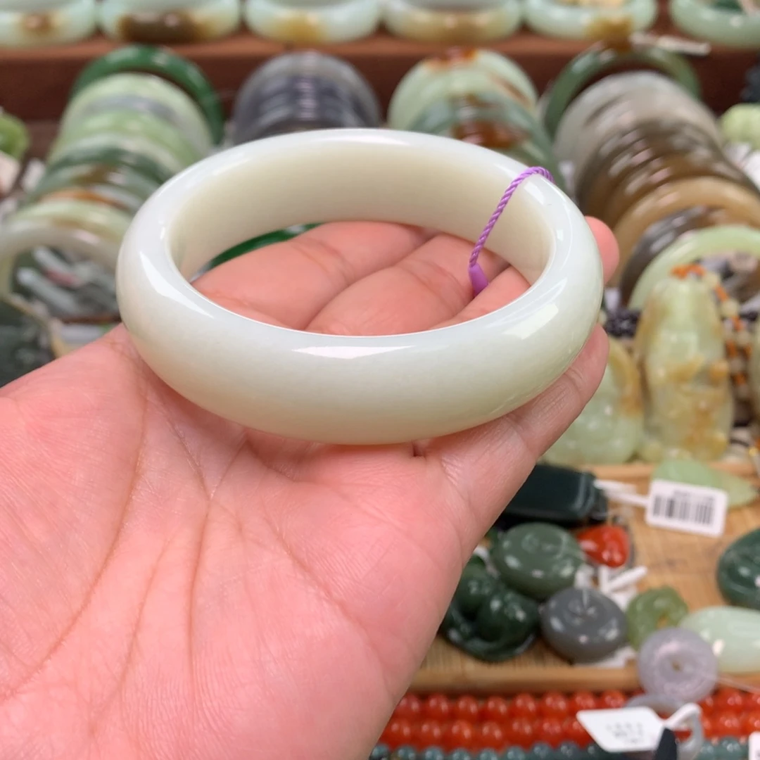 和田玉未镶嵌手镯60口径