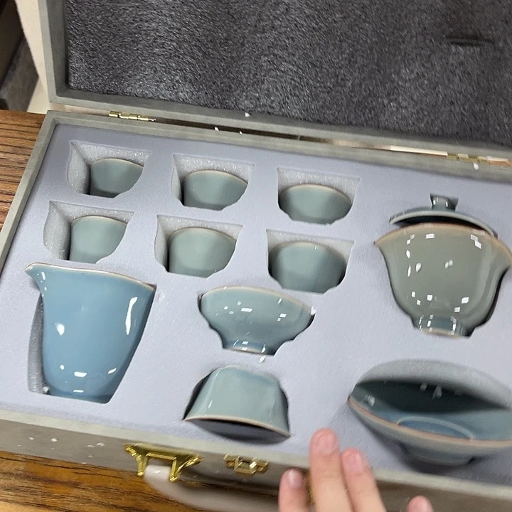 孤品茶具套装等。