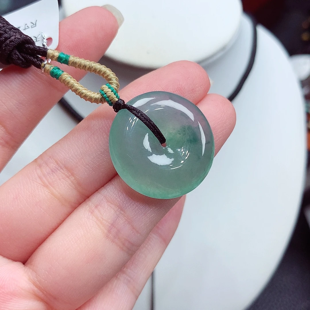 翡翠未镶嵌颈饰翡翠17，23/5.5