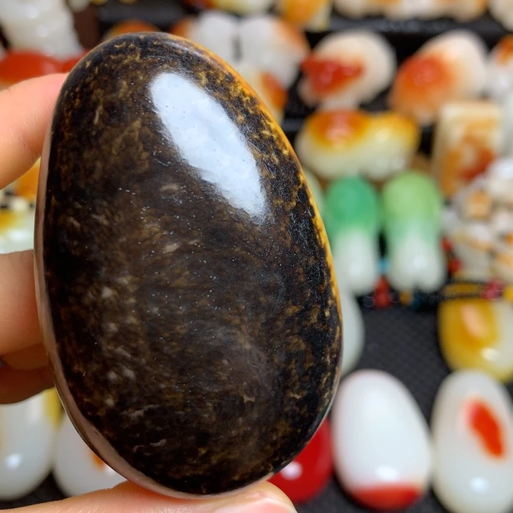 新疆戈壁石五彩石