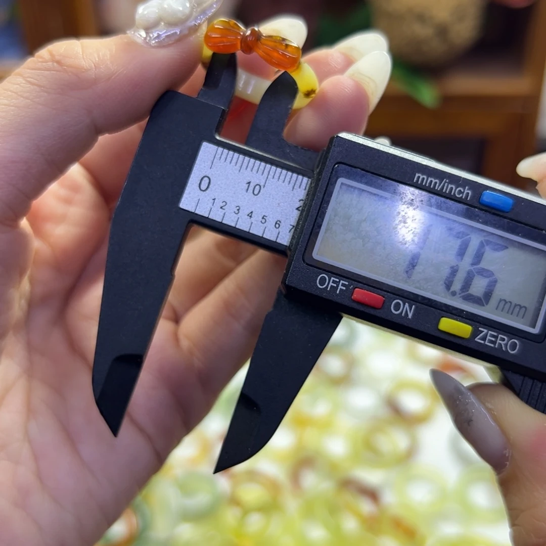 蛇纹石玉未镶嵌手镯565