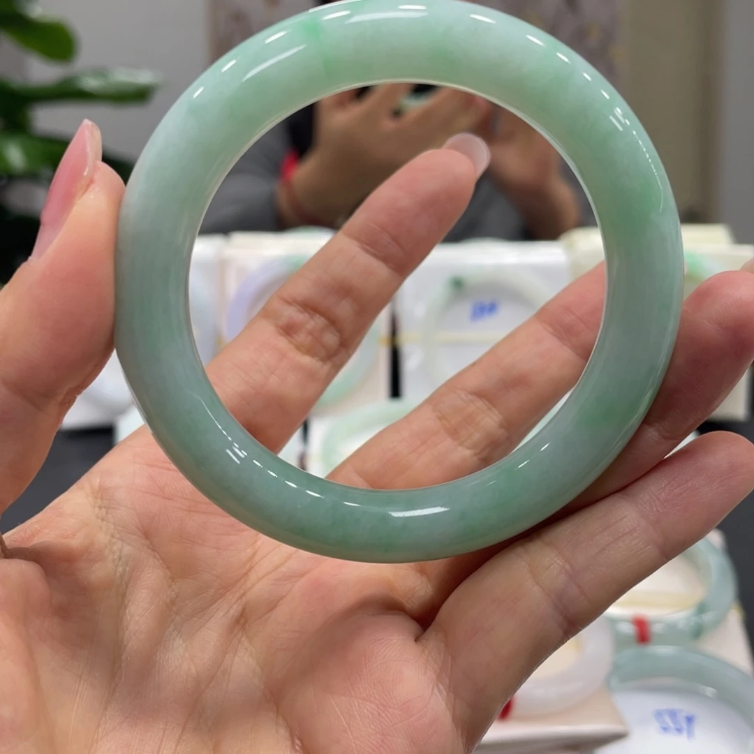 翡翠未镶嵌手镯翡翠