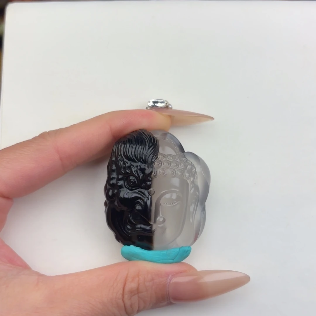 鹿***少未镶嵌黄蜡石挂件石英质玉