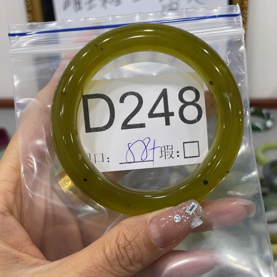 未***名蛇纹石玉未镶嵌手镯