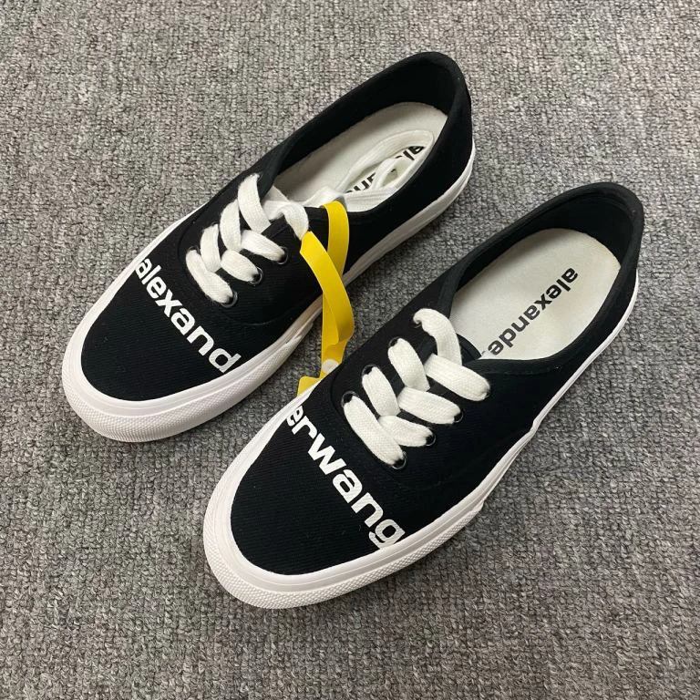 95新 Alexander McQueen/亚历山大·麦昆 时尚板鞋  37码/5862