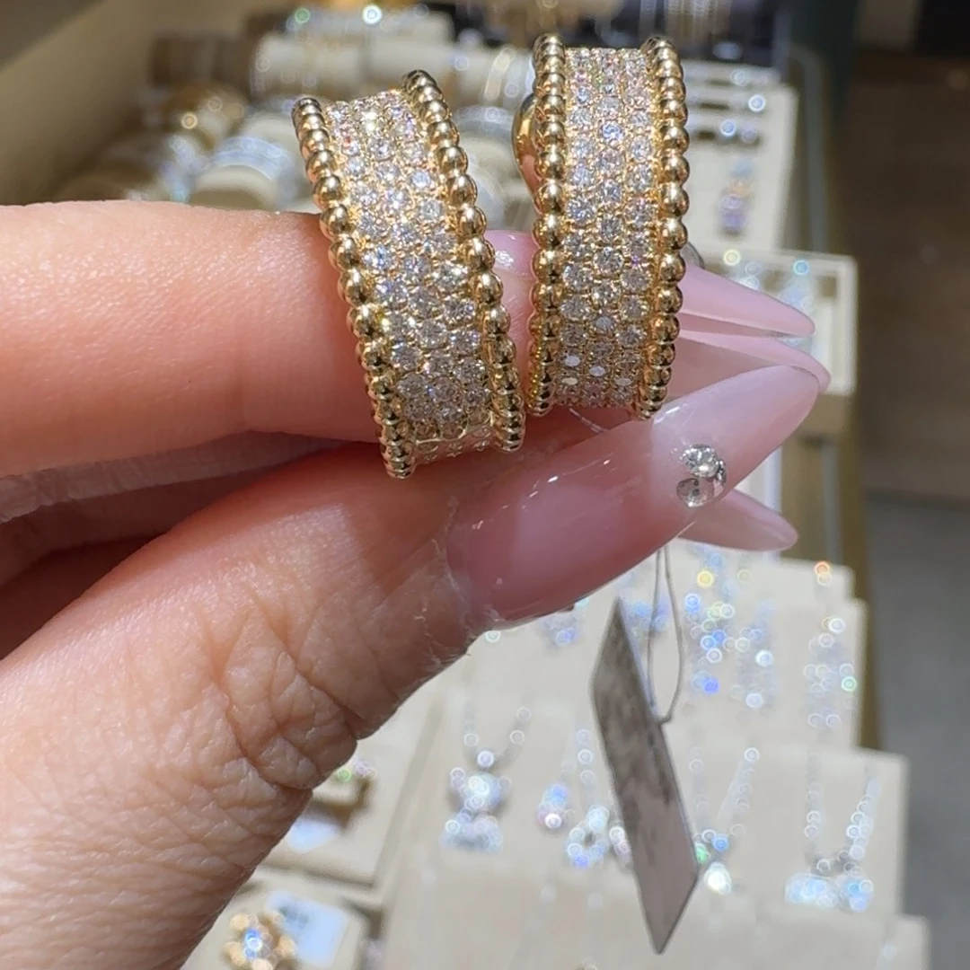 18K金镶嵌耳饰钻石