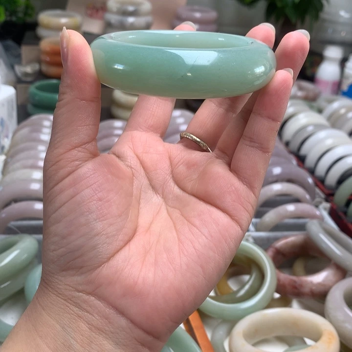 石英质玉未镶嵌手镯