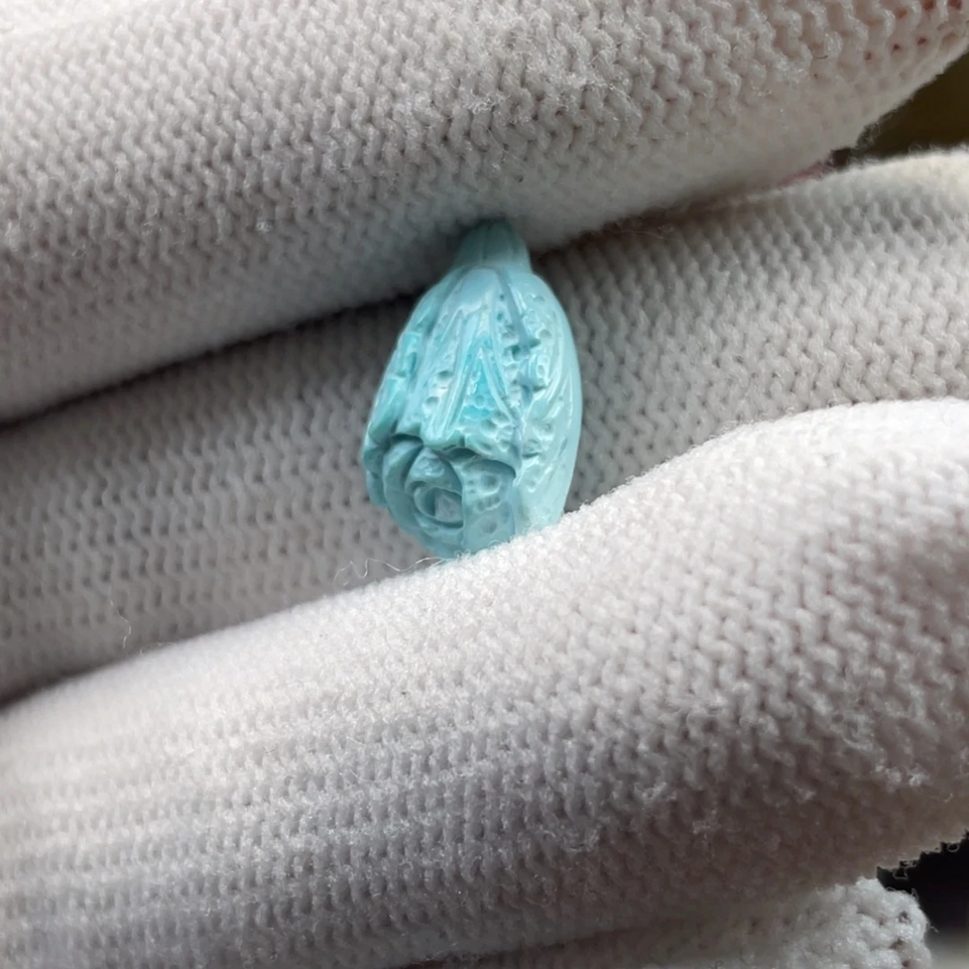 绿松石未镶嵌挂件