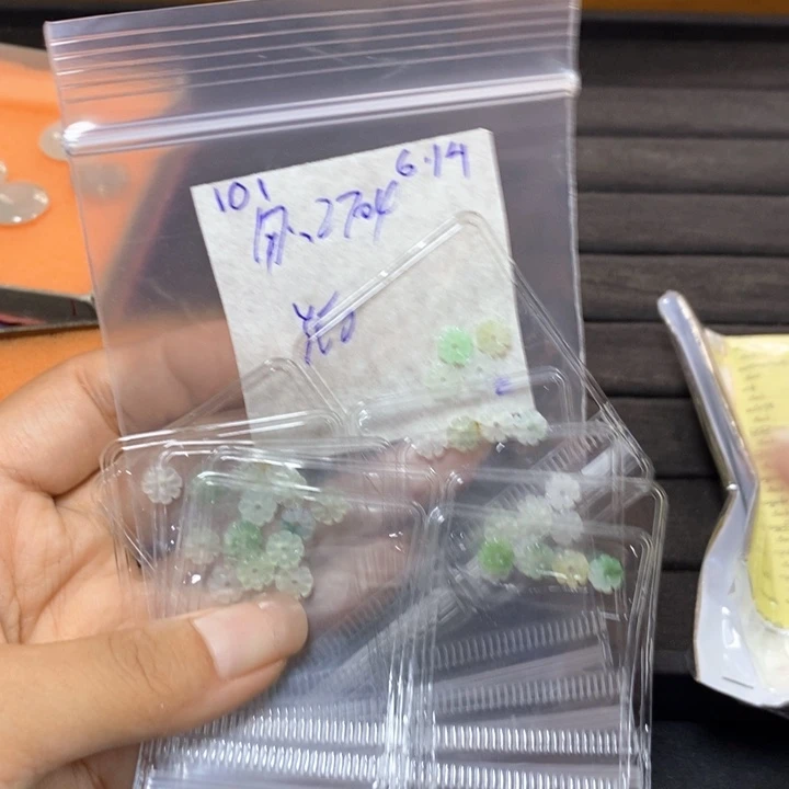 用***4定制翡翠未镶嵌不退