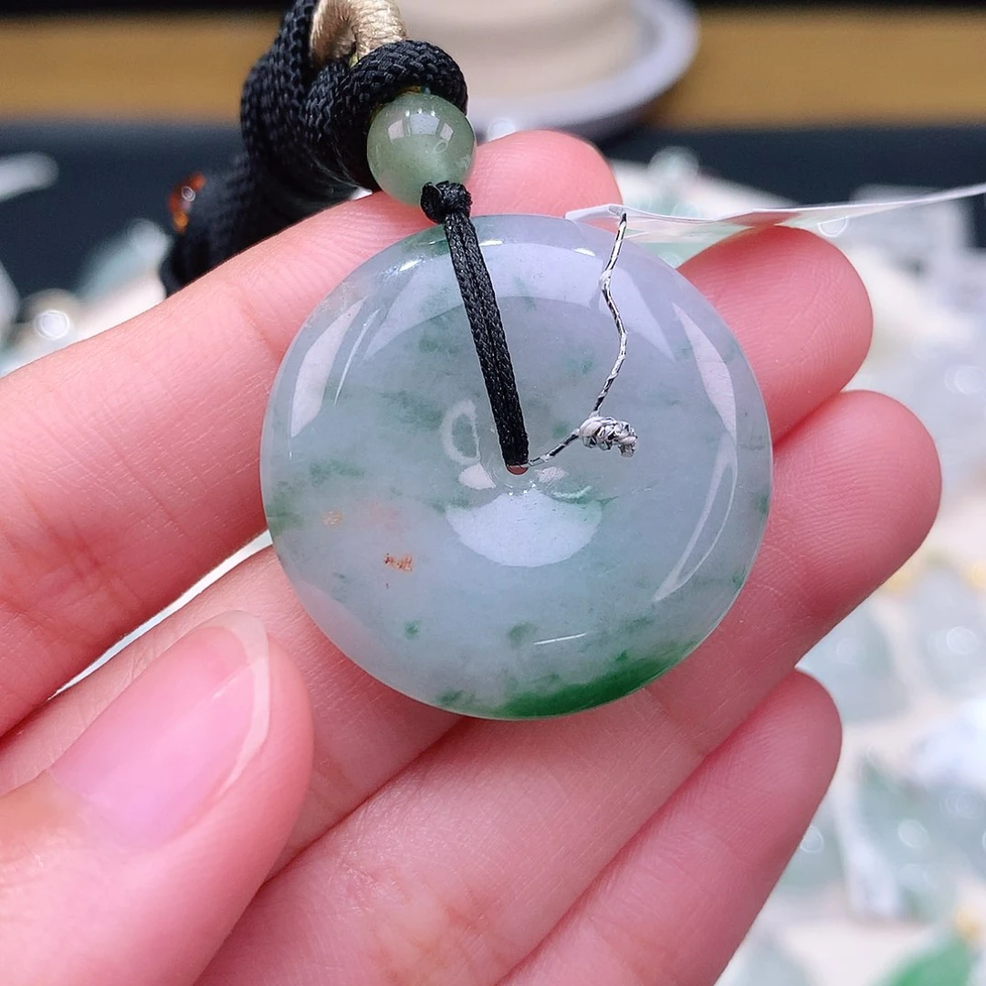 颈饰未镶嵌翡翠平安扣