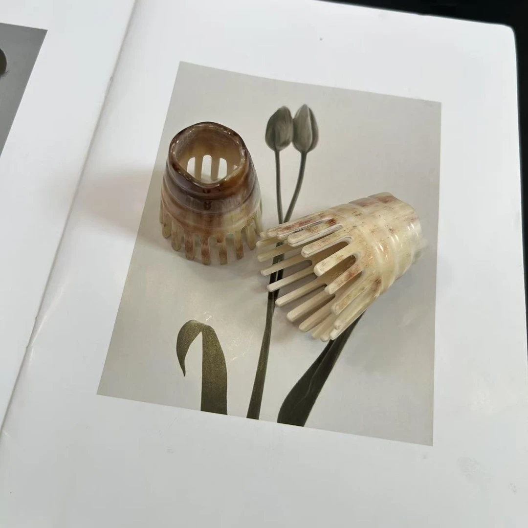 （多样化发其一）家用多用途头部经络按摩宽齿牛角梳H7382