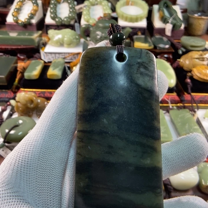 未镶嵌透闪石质玉把件艾**乎