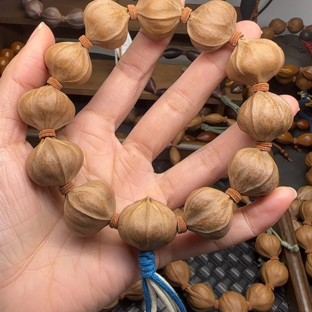 手串橄榄核鹿***记2.35*2.2