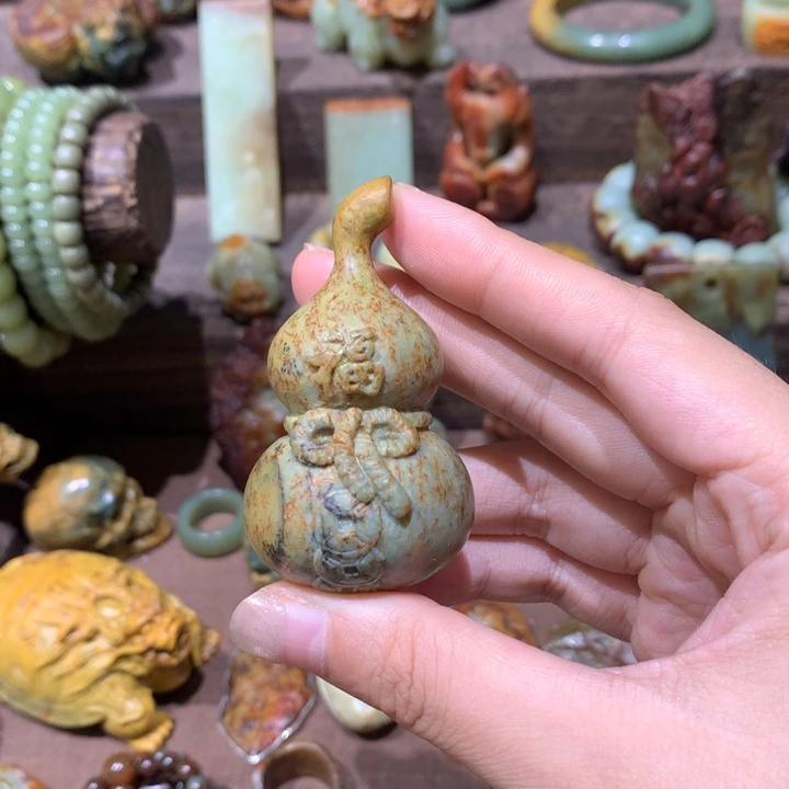 岫岩河磨玉（透闪石质玉）未镶嵌把件