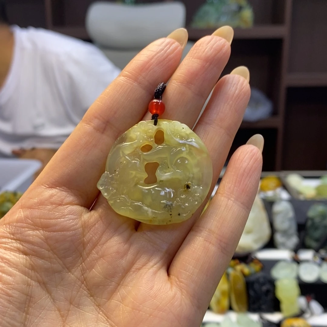 未镶嵌蛇纹石玉颈饰