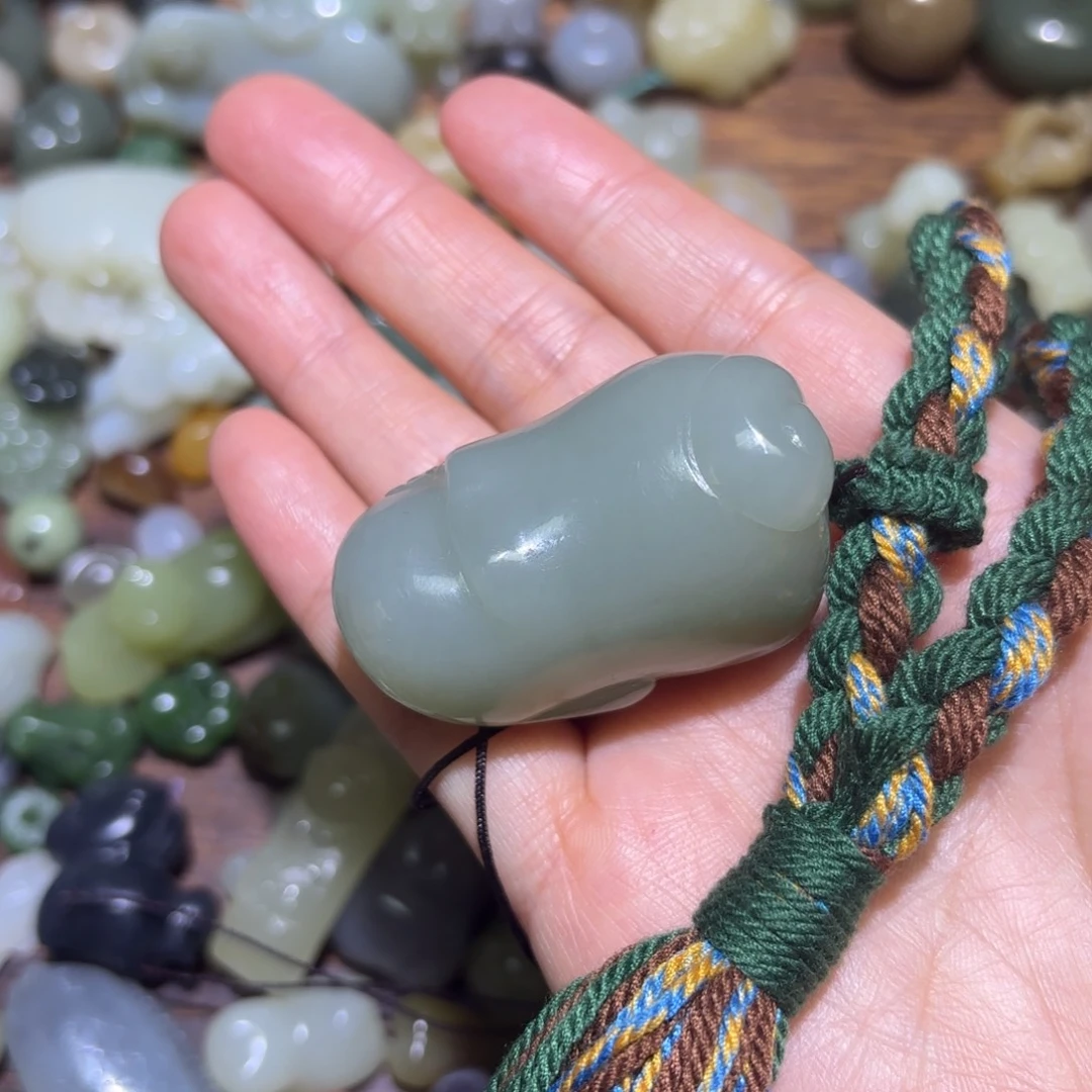 和田玉未镶嵌珠宝半成品