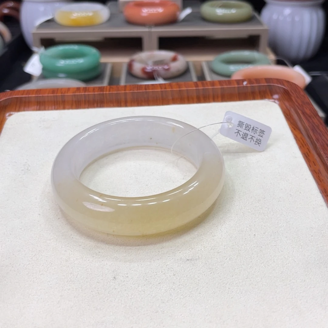 未镶嵌手镯石英质玉滴***哒